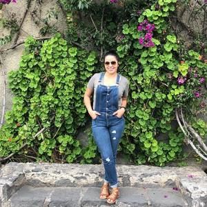 Meet your Posher, Yesenia